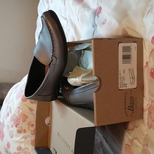 Bass women's nine 9 loafers